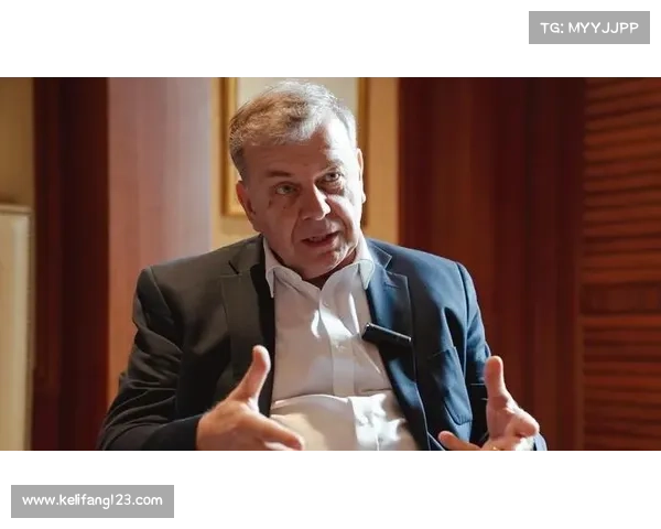 全面解析坎贝尔在球队体系中的比赛位置与多重关键作用深度探讨